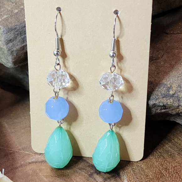 Chandelier Earrings With Faceted Glass And Green Acrylic Teardrop Beads - Picture 3 of 7